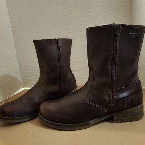 Women's Root leather short boot size 8.5-9, Very good Condition